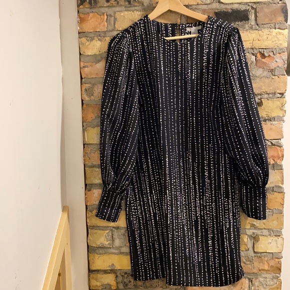 H&M - Black Dress - Picture 1 of 5